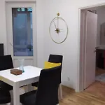 Sara Centar Apartman *