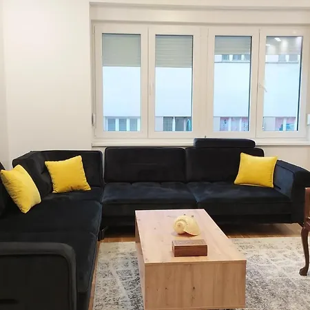 Apartment Sara Centar *