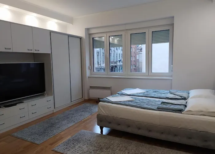 アパート Sara Centar *