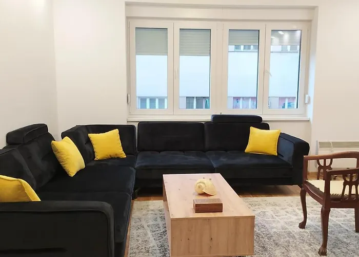 公寓 Sara Centar *